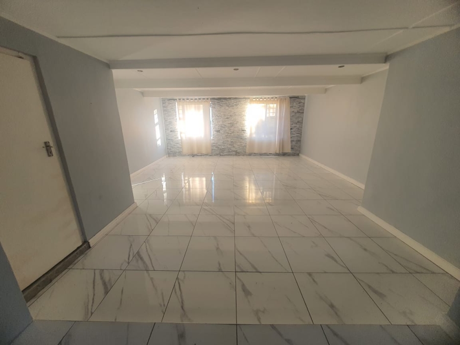To Let 3 Bedroom Property for Rent in Beacon Bay Eastern Cape